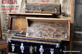 coat hooks, rustic decor, cabin decor, reclaimed wood, barnwood, http://bec4-beyondthepicketfence.blogspot.com/2016/03/rustic-style-coat-hooks.html