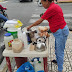 REGRESA LA VENDEDORA DE TÉ Y CAFÉ A LA ESQUINA DEL PALACIO DE JUSTICIA DE SAN CRISTÓBAL, LA DIERON POR MUERTA PERO ESTUVO INTERNA POR AMEBA 