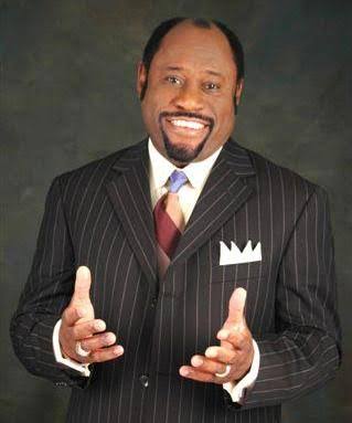 BIOGRAPHY: THE EXTRAORDINARY LIFE OF DR MYLES MUNROE