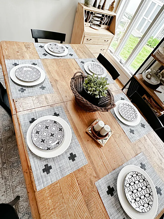 stenciled placemats and dishes