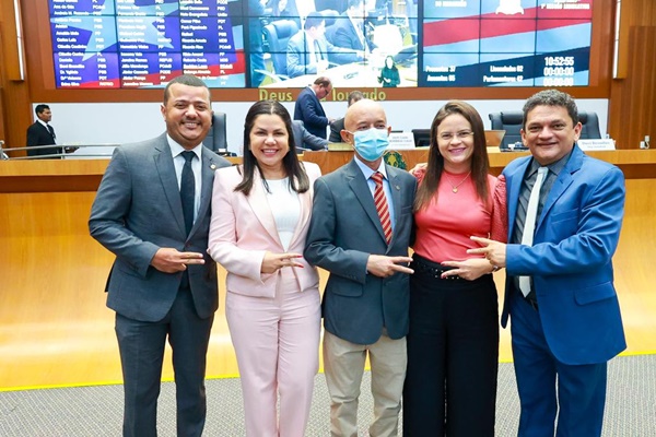 Parlamentares celebram retorno do deputado Aluizio Santos à Assembleia Legislativa do Maranhão após tratamento de saúde