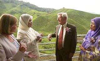 Talk time: Maznah (second from left) talking to Boh Plantation chairman Tristan Russell while Caroline and Datuk Meriam Yaakob representing Permoladan Nasional Berhad look on.