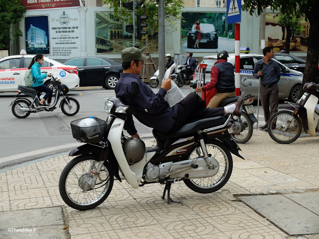 vietnam hanoi taxi scooter pause journal