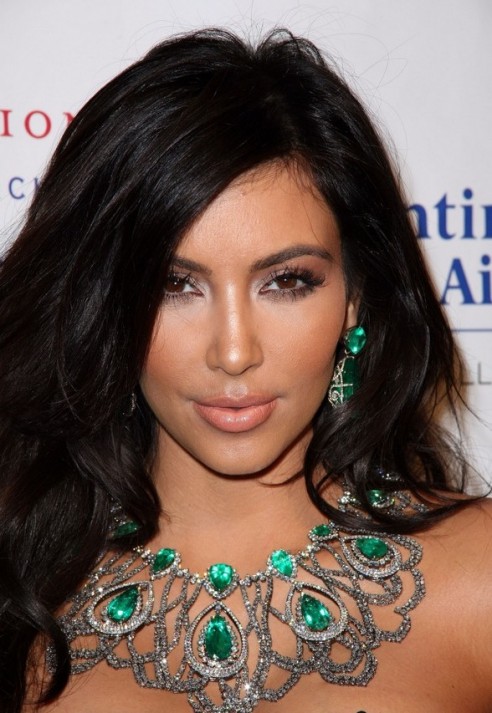 Get Kim Kardashian natural yet hot makeup look for the 2010 Angel Ball