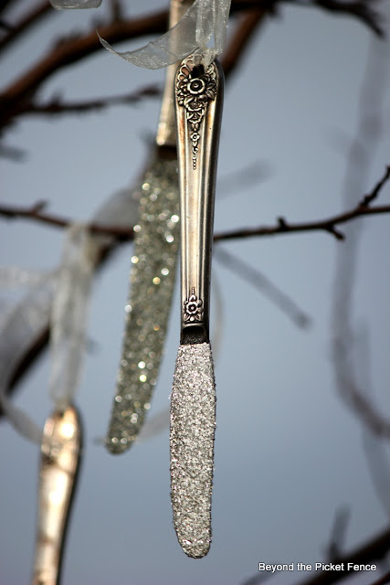 12 days of Christmas Knifecicles http://bec4-beyondthepicketfence.blogspot.com/2012/11/12-days-of-christmas-day-6.html