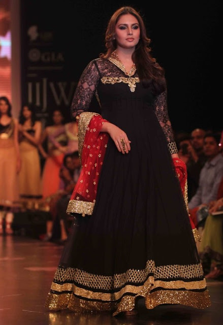 Huma Qureshi  In Gold Color Patch Work on Black Anarkali Frock