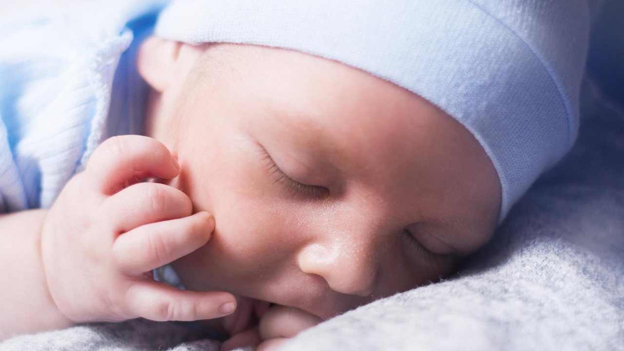 Cara Mengganti Popok Bayi Baru Lahir