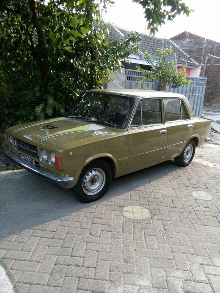 Cari Juragan Baru Sedan  Klasik Italia Fiat  124  Special 