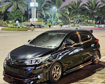 Toyota yaris wallpaper warna hitam