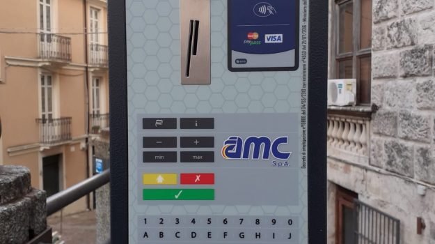 Amc, nuovi parchimetri per agevolare la sosta in città