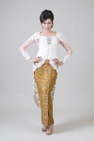 Contoh Kebaya Untuk Lamaran dan Akad Nikah Terbaru 2016/2017