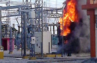 Corto en CFE: explota transformador en subestación de Cancún, Bomberos sofocan incendio 