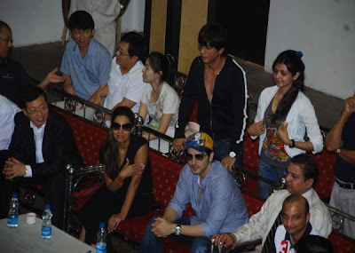 Shahrukh Khan with kids Aryan & Suhana at Maharashtra State open Taekwondo Photo Gallery