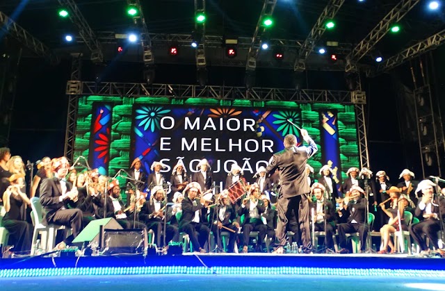 PREFEITO GARANTE ORQUESTRA DE PÍFANOS NA ABERTURA DO SÃO JOÃO 2022 DE CARUARU E ESTIMA QUE EVENTO MOVIMENTE R$ 250 MILHÕES