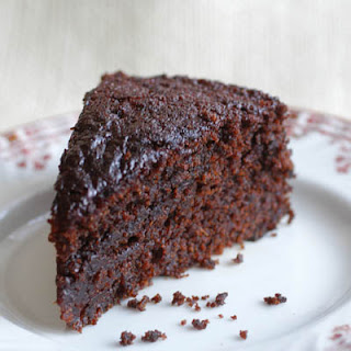 fresh ginger cake serving