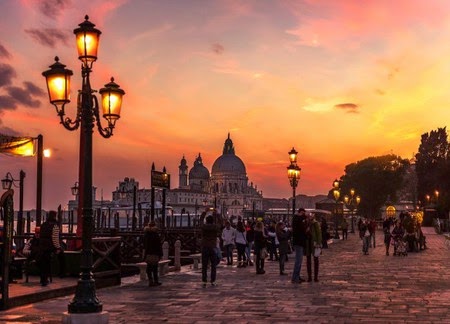 Foto Matahari Terbenam Paling Romantis