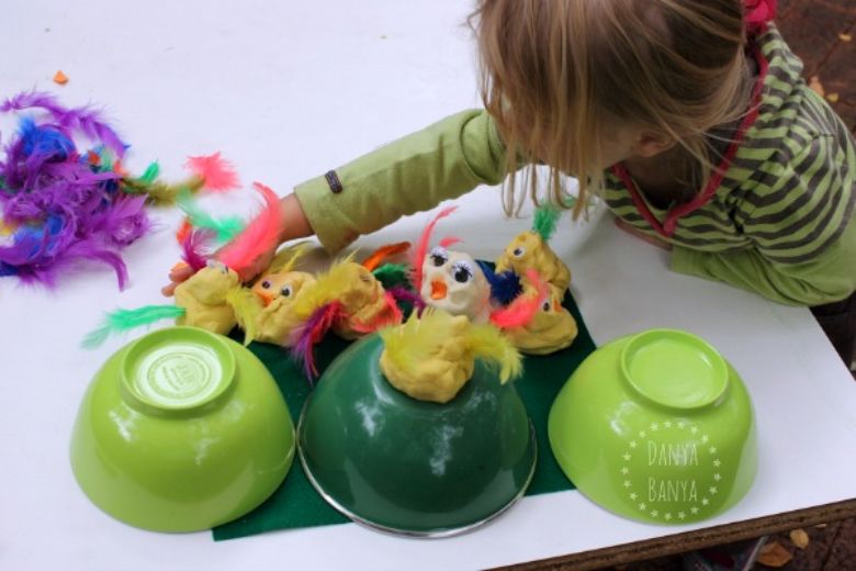 what to make with playdough - five little ducks playdough activity