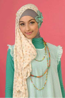  Fatimah Hasim Jilbab Simple Fun Modis nan Cantik