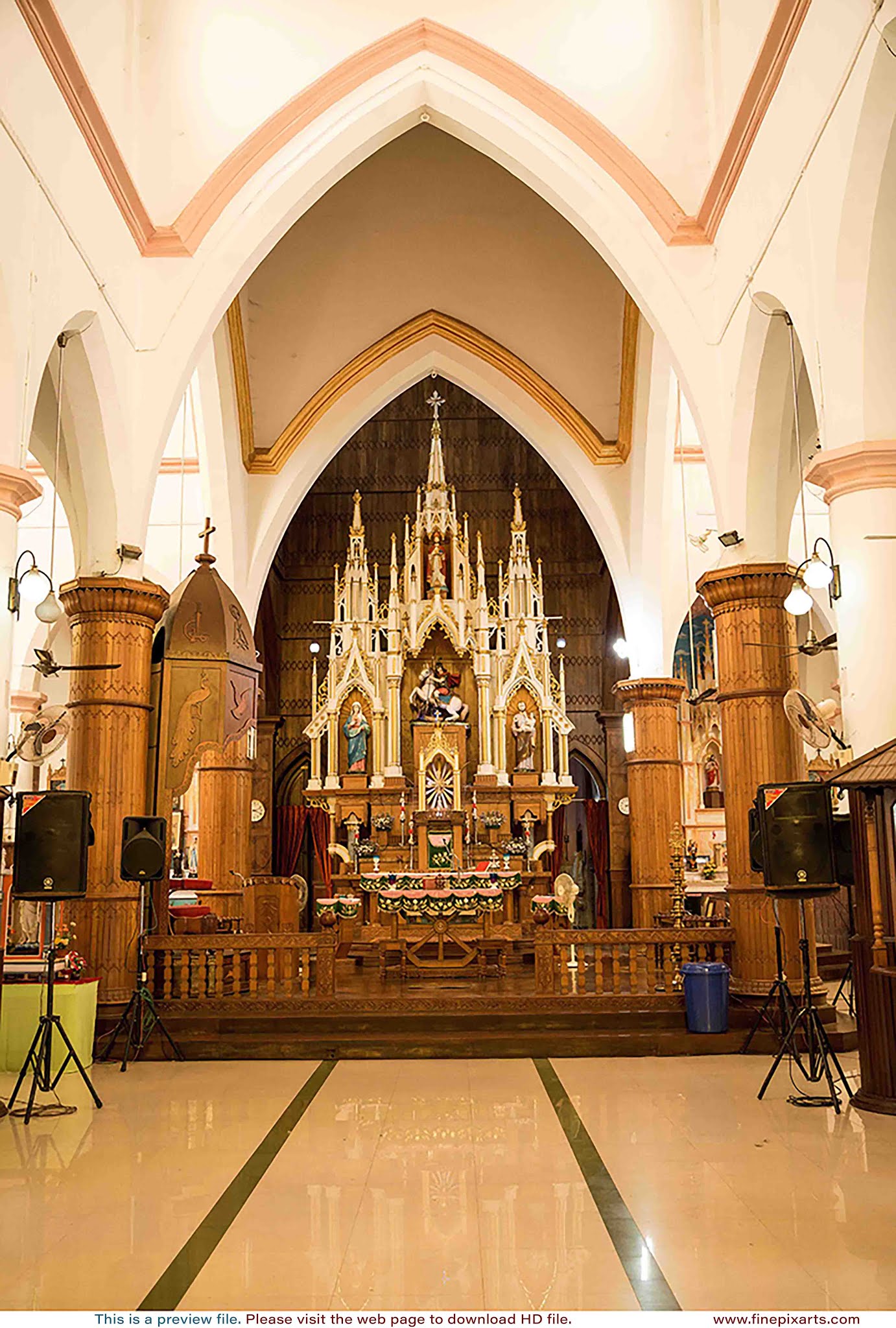 St. George Church Altar, kothamangalam 002