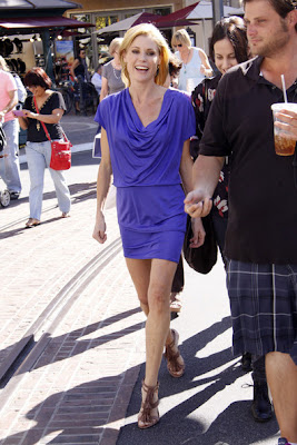 Julie Bowen Cocktail Dress And Strappy Sandals