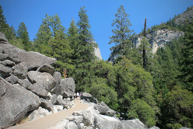 Yosemite National Park valley geology field trip glacier granite Sierra Nevada California copyright RocDocTravel.com