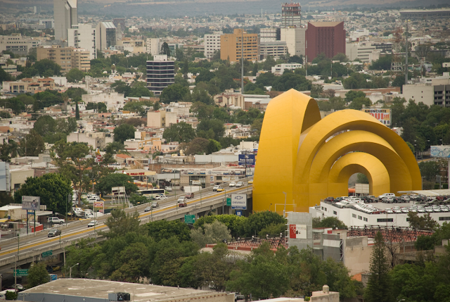 Conoce los Arcos del Milenio, icono de la modernidad urbana en Guadalajara