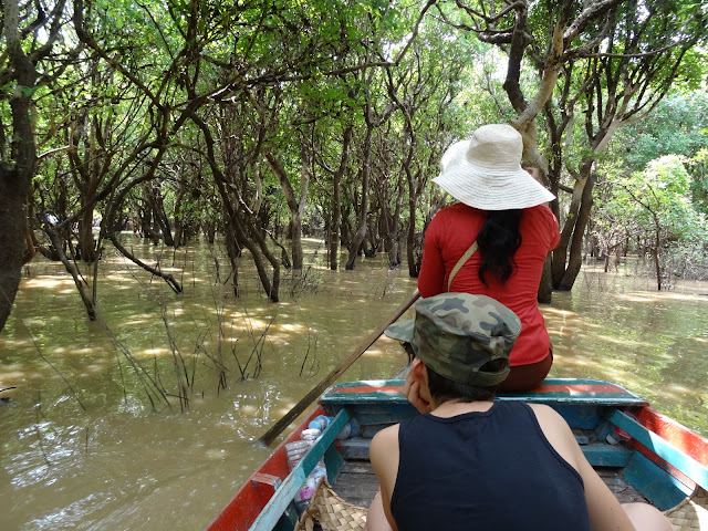 kampong phluk floating village tonle sap siem reap cambodia