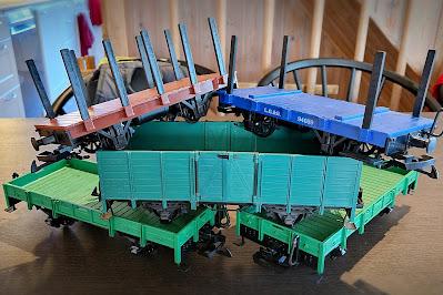 How to easily turn colorful and toy like LGB wagons into G-scale Herresfeldbahn rollingstock