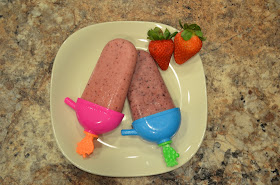 Erin Traill, diamond beachbody coach, clean eating for kids, clean yogurt smoothie popsicles, healthy kids, summer recipe, healthy summer recipe, weight watchers, fit family, fit mom, pittsburgh