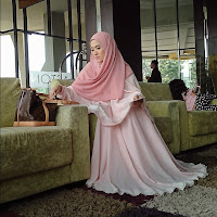 foto lyra virna berhijab syar'i