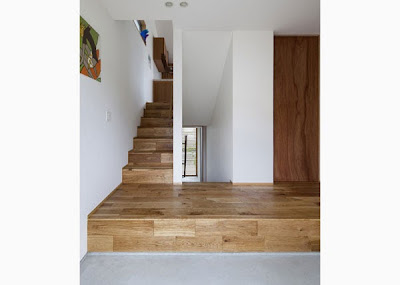  Rumah sederhana dengan desain minimalis ini tergolong sangat unik dan berciri khas rumah  Desain Rumah Minimalis Sederhana 2 Lantai