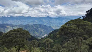 Kratersee-Tourismus auf dem Berg Ijen Bondowoso Indonesia