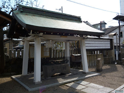 東成区の八阪神社手水舎