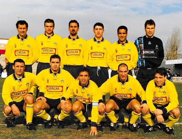 📸A. D. ALCORCÓN 📆17 octubre 1999 ➡️Sin ordenar: Roberto, Gordo, Vázquez, Pizarro, Herrero, Ramírez, Dueñas, Matías, Maxi, Carretero y Carralero. C. D. PEGASO 1 🆚 A. D. ALCORCÓN 3. Domingo 17/10/1999. Campeonato de Liga de 3ª División, grupo VII, jornada 8. Ciempozuelos, Madrid, estadio Foresta. GOLES: ⚽1-0: 29’, Raúl. ⚽1-1: 35’, Ramírez, de penalti. ⚽1-2: 39’, Maxi. ⚽1-3: 67’, Maxi.