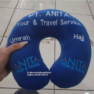 souvenir bantal leher pt. anita warna biru