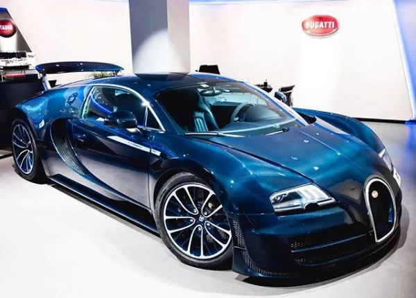 Bugatti Veyron Super Sport Blue Carbon Edition patente F1 Kahn