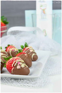  fresas recubiertas con chocolate-fresas con nata- como fundir chocolate- fundir chocolate- chocolate para fundir- chocolate de cobertura