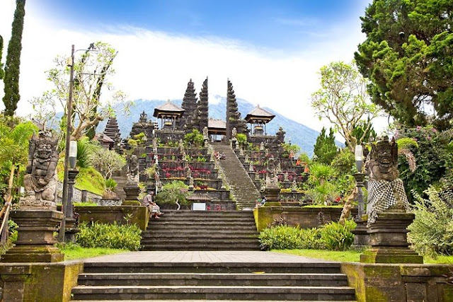 Bali Gov’t Sets Aside IDR 1.6 billion to Renovate Besakih Temple Indonesia in 2020