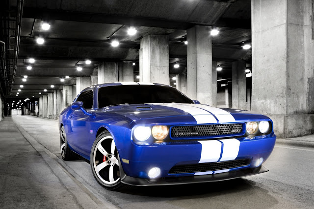 Фото Dodge Challenger SRT8