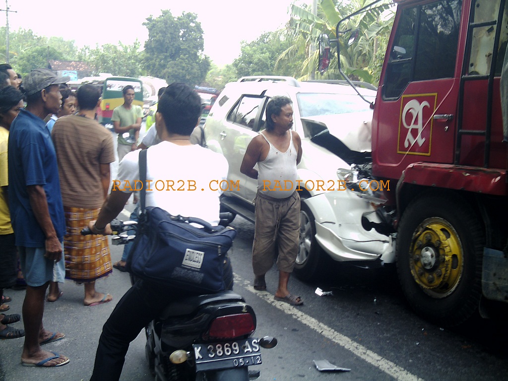 Istri Tewas Kecelakaan Di Depan Suami Airbag Fortuner Malfunction