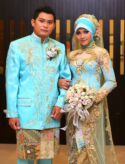 Gambar Koleksi Baju  Pengantin Muslimah Simple Terkini  Terbaru