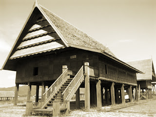 Keunikan-Rumah-Adat-Tradisional-Boyang-Suku-Mandar-Mamuju-Sulawesi-Barat