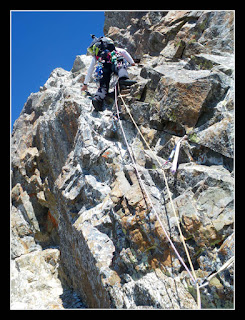 Escalada en la vía Interactiva a la aguja de Pondiellos