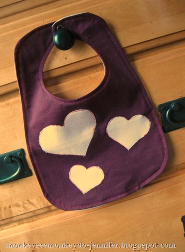 valentine's day heart bib (1)