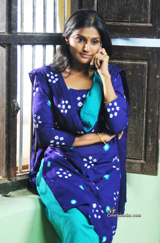 Ramya nambeesan  malayalam movie actress photos glamour images