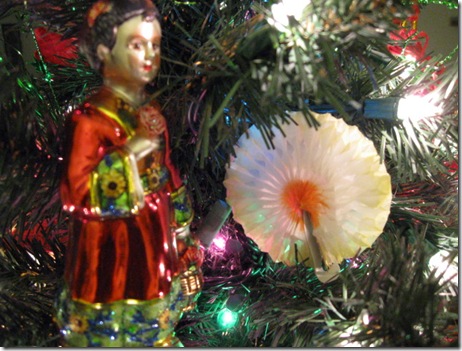2010 Chinese New Year tree and pockets 009