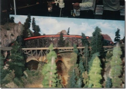 11 United Northwest Layout at the Lewis County Mall in January 1999