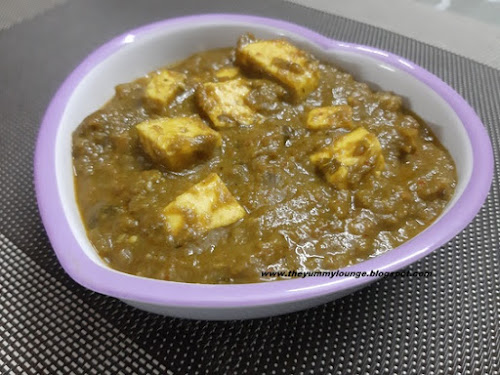 Learn here how to make easy creamy restaurant style indian palak paneer recipe.