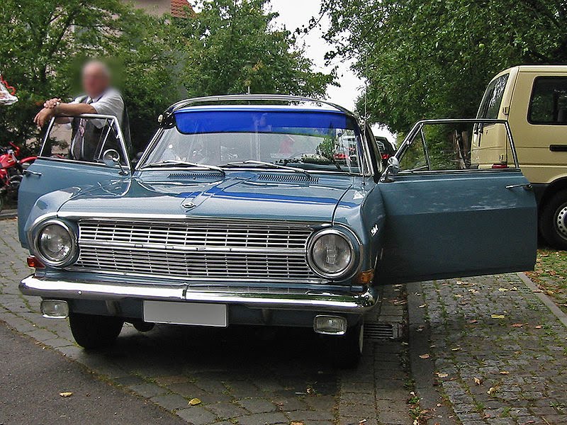 March 1964 saw the introduction of the Rekord L6 with the Opel 