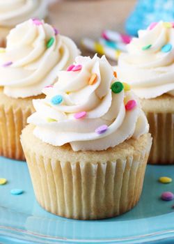 15 Resipi Cupcake Comel Mudah Dan Sedap, cupcake, muffin, kek cawan, resepi kek cawan mudah, resipi cupcake mudah dan sedap, sedapnya kek cawan, kek, resipi kek mudah dan sedap, kek cawan mudah dan sedap, muffin mudah. Resipi cupcake, resipi muffin, resipi cupcakes mudah dan sedap, pelbagai resipi cupcake, koleksi resipi muffin, koleksi resipi kek cawan, kek cawan comel mudah dan sedap, cara buat kek cawan, bahan untuk buat muffin, kek cawan vanilla, vanilla muffin, kek cawan pandan, pandan cupcake, muffin pandan, vanilla cupcakes, chocolate cupcake, chocholate muffin, chocolate chips muffin, kek cawan coklat chips, kek cawan oren, orange cupcakes, banana cupcake, muffin pisang, kek cawan pisang, kek cawan pisang chocholate chip, red velvet cupcake,